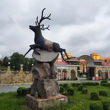 Апартамент Atrium Елените