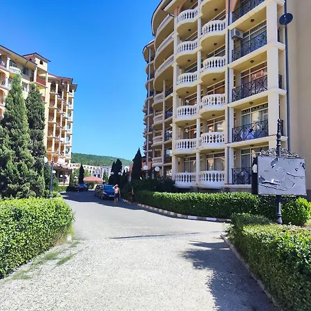 Atrium * Елените